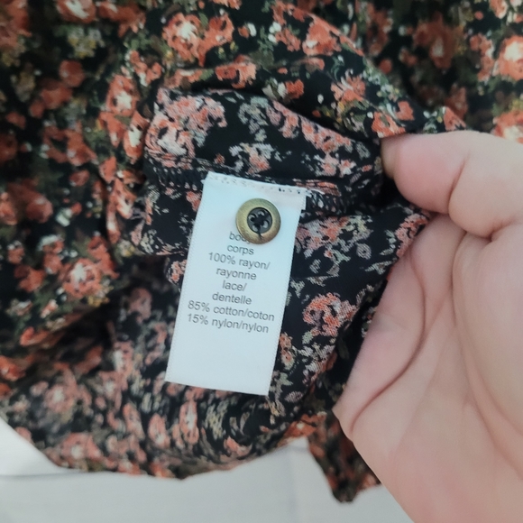 Nwt Maurices long sleeve floral print  blouse With Lace Details  size S - Picture 7 of 12